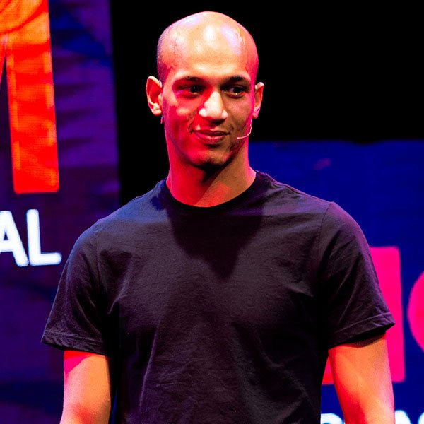 keynote-1 Apresentação dinâmica de orador motivacional sobre liderança e atitude