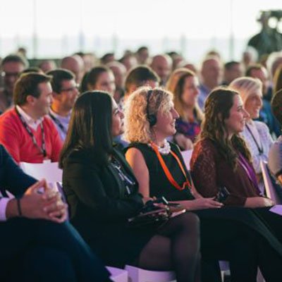 Orador motivacional português Lério Cunha durante keynote em Lisboa